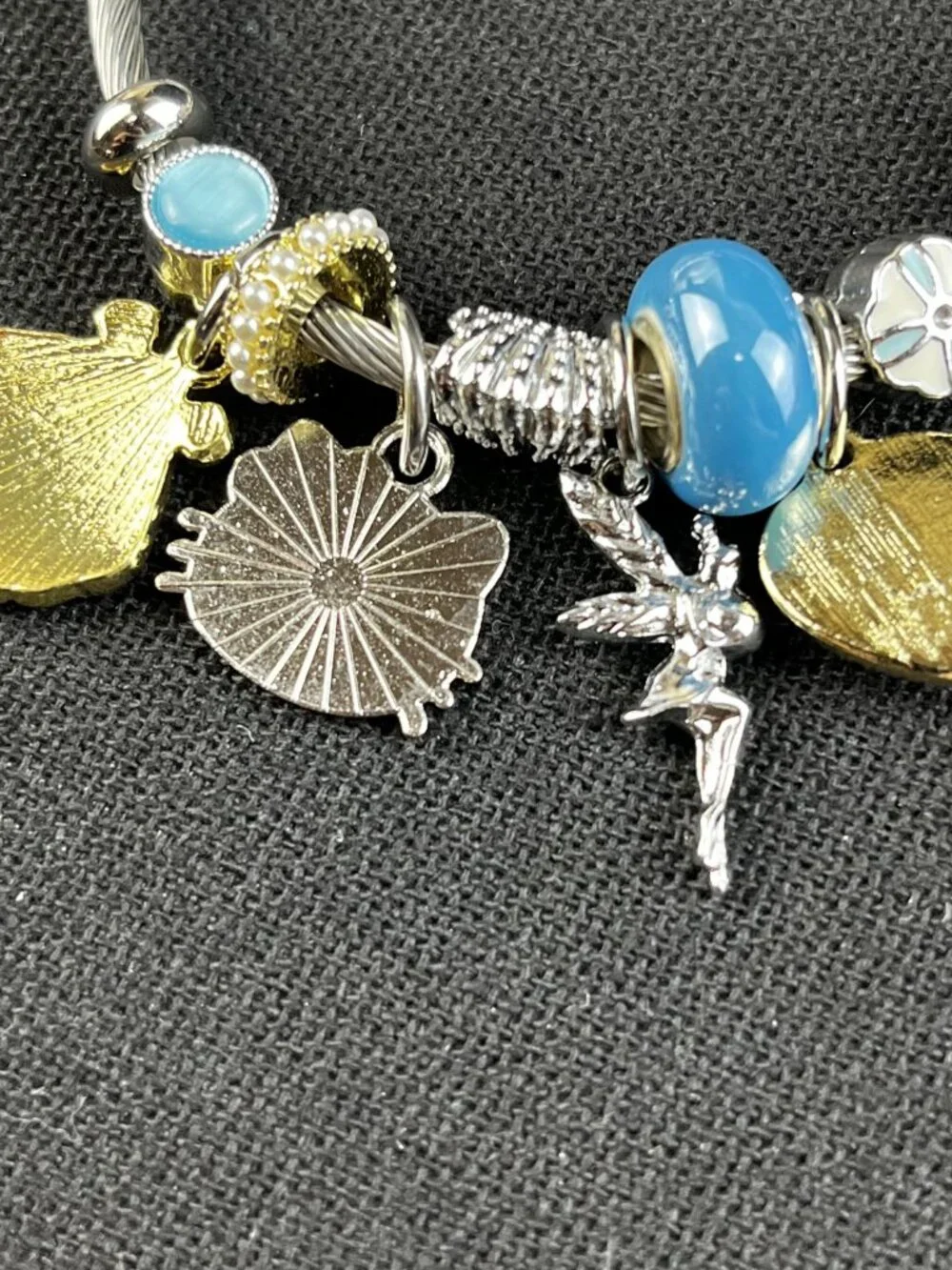 Blue Hello Kitty Bracelet cute - Picture 3 of 4